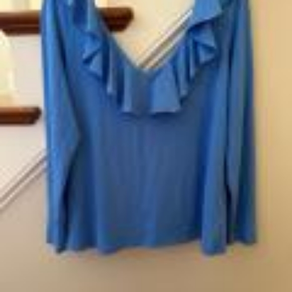Lilly Pulitzer Alessa long sleeve top. size L. Reduced - Picture 2 of 4